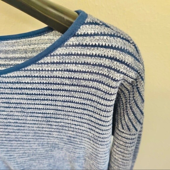 Lou & Grey Navy Striped Lightweight Waffle Knit Pullover in Size Medium - Picture 4 of 6